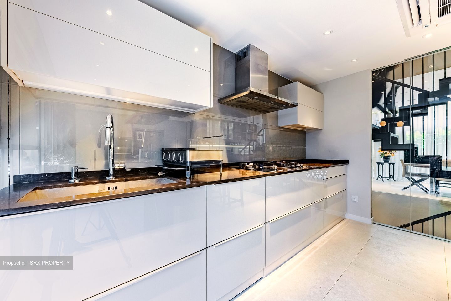 Laurel Wood Avenue (D10), Condominium #587681031